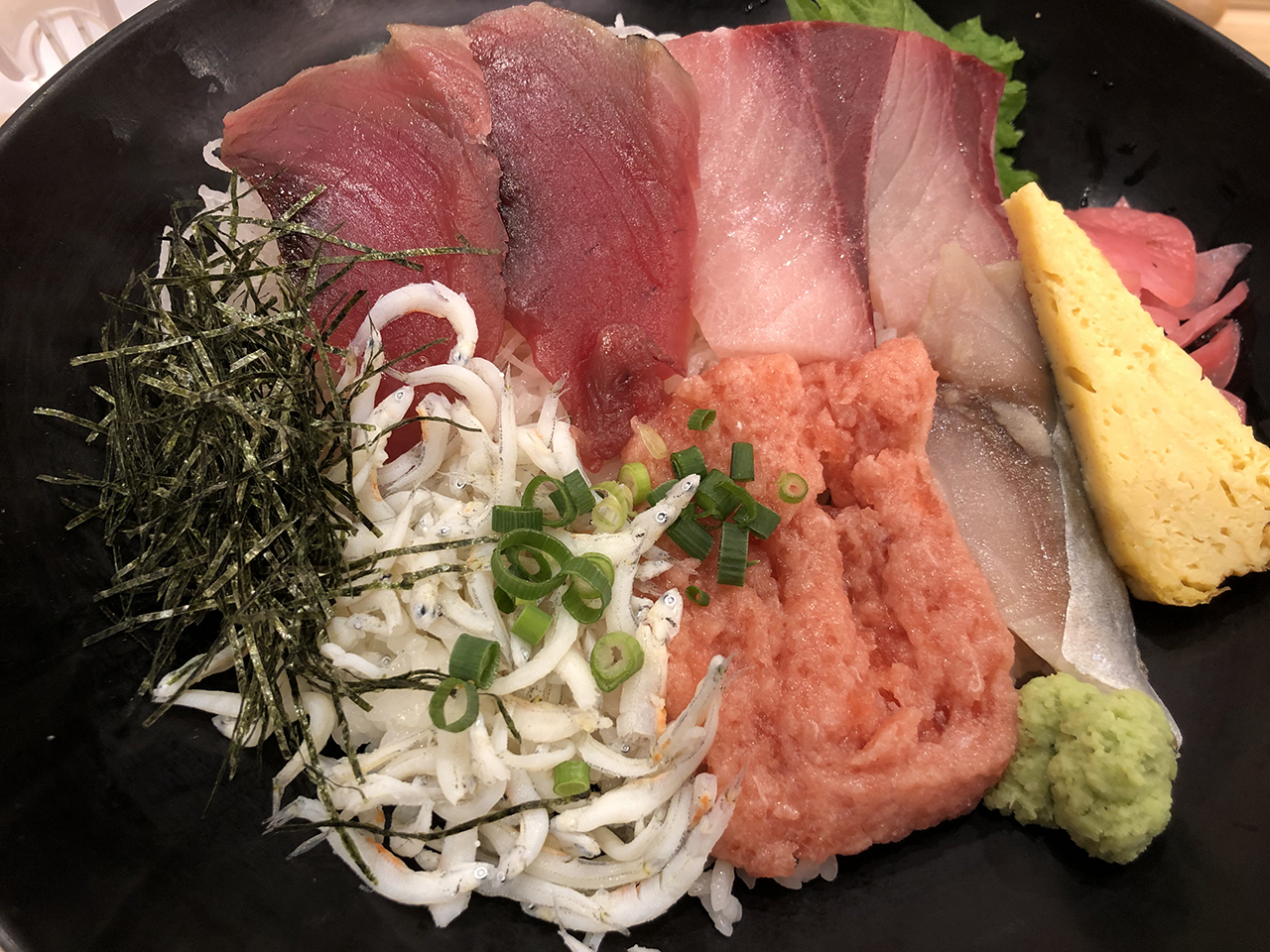 手軽にいただける海鮮丼はコスパが抜群 築地食堂 源ちゃん 手軽にいただける海鮮丼はコスパが抜群 築地食堂 源ちゃん