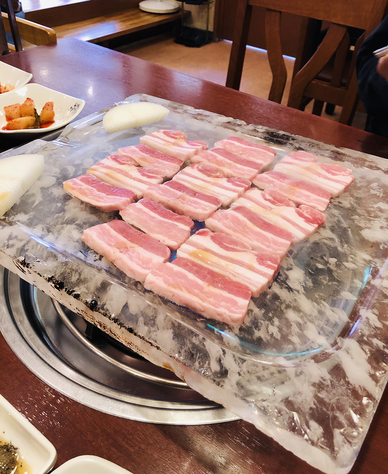 24時間営業のお昼からサムギョプサルが食べることができる韓国料理屋 おいそ