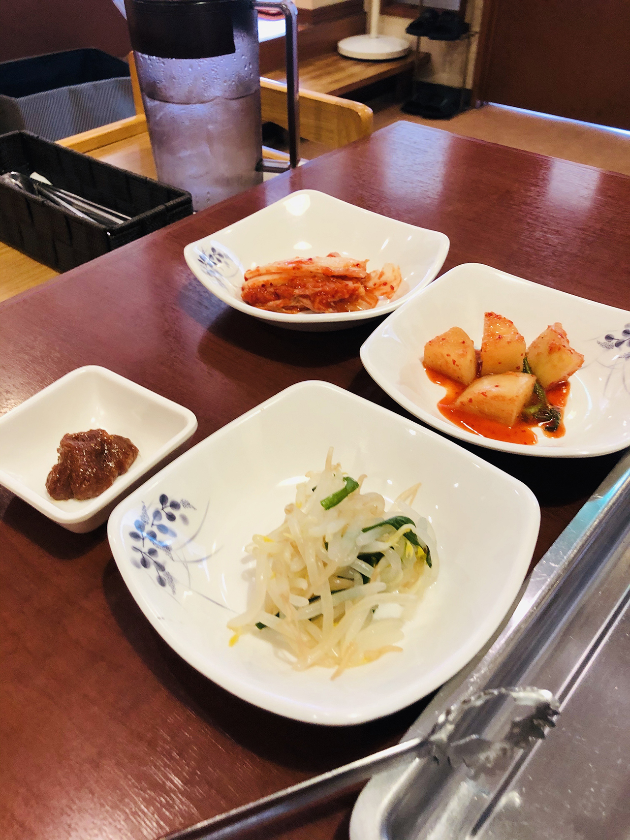 24時間営業のお昼からサムギョプサルが食べることができる韓国料理屋 おいそ